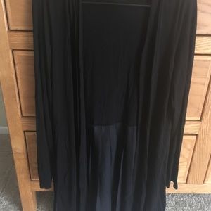 Black pleated flows cardigan